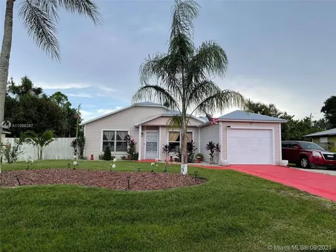 214 SW Moselle Avenue Port St. Lucie FL 34984