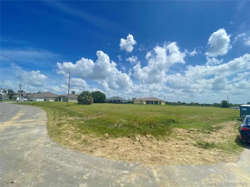 1156 SW 3rd Street Cape Coral FL 33991