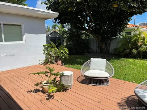 8835 Carlyle Avenue Surfside FL 33154