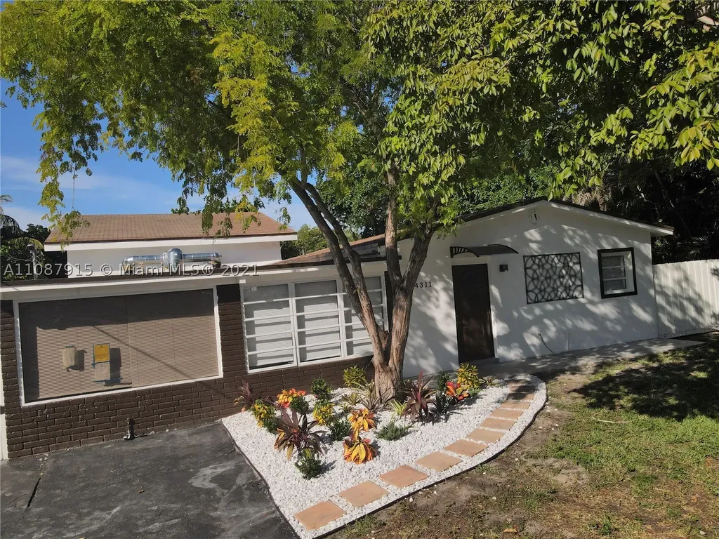 4311 SW 31st Drive West Park FL 33023