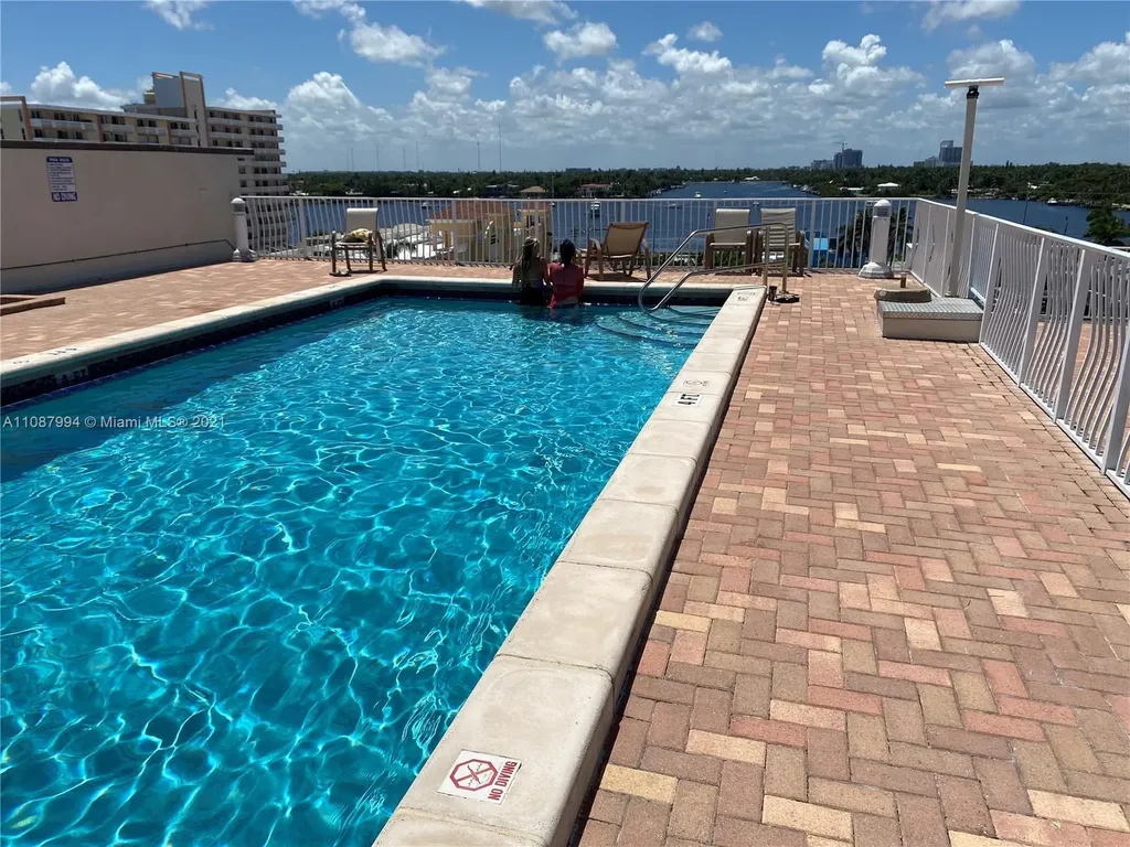 300 Oregon Street Hollywood FL 33019
