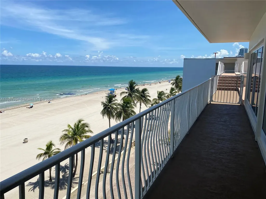 300 Oregon Street Hollywood FL 33019