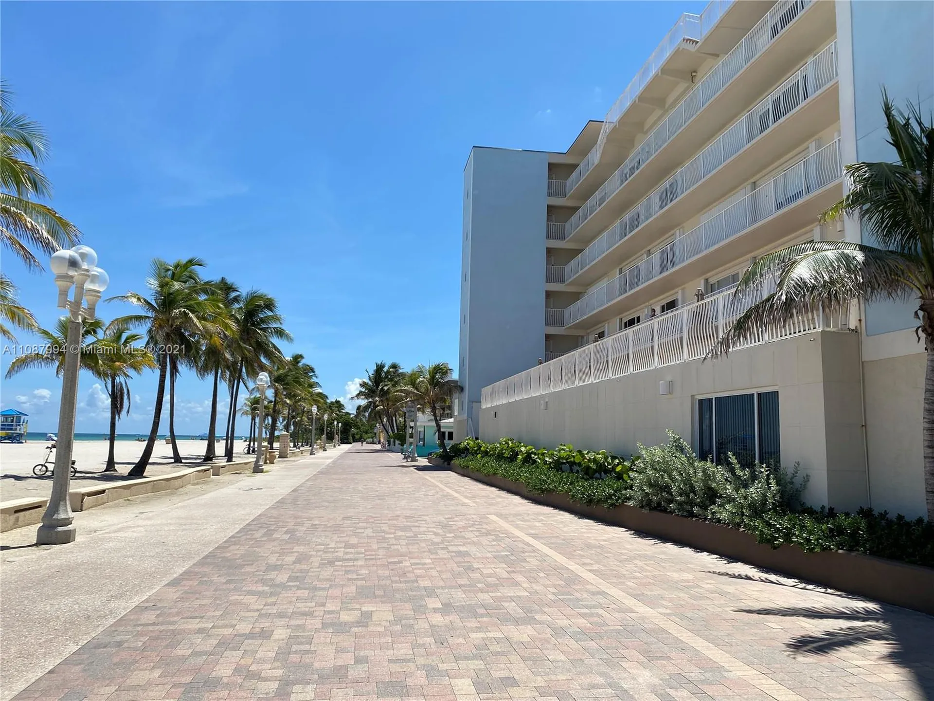 300 Oregon Street Hollywood FL 33019