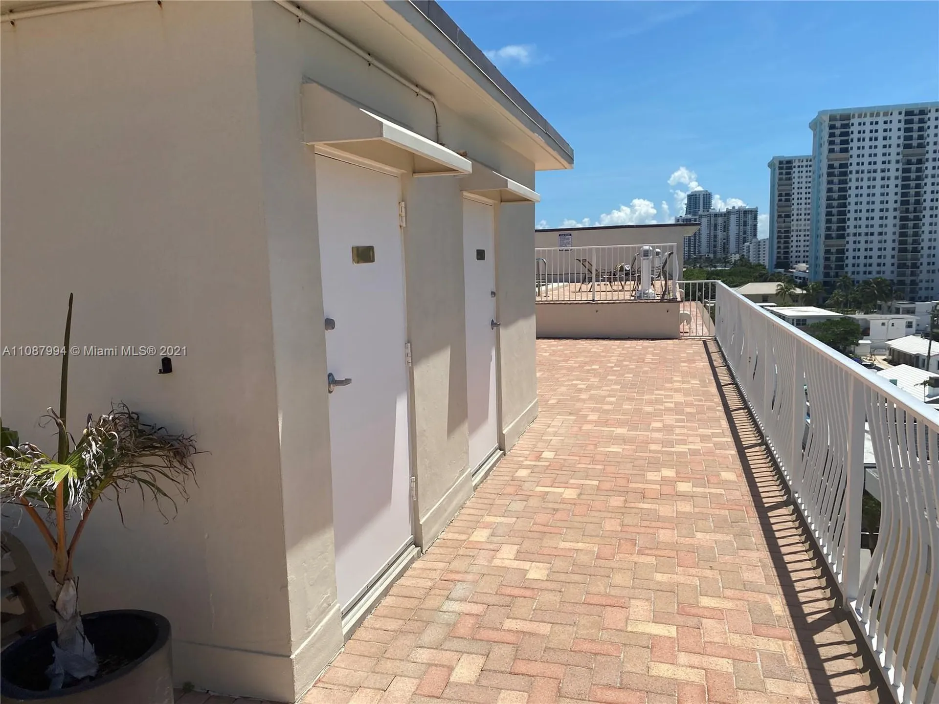 300 Oregon Street Hollywood FL 33019