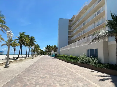 300 Oregon Street Hollywood FL 33019