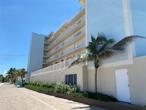300 Oregon Street Hollywood FL 33019
