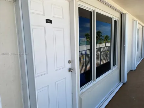 300 Oregon Street Hollywood FL 33019