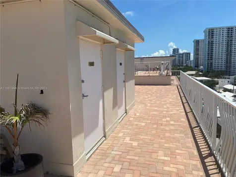 300 Oregon Street Hollywood FL 33019