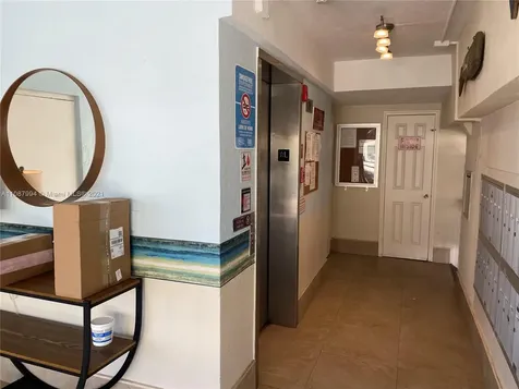 300 Oregon Street Hollywood FL 33019
