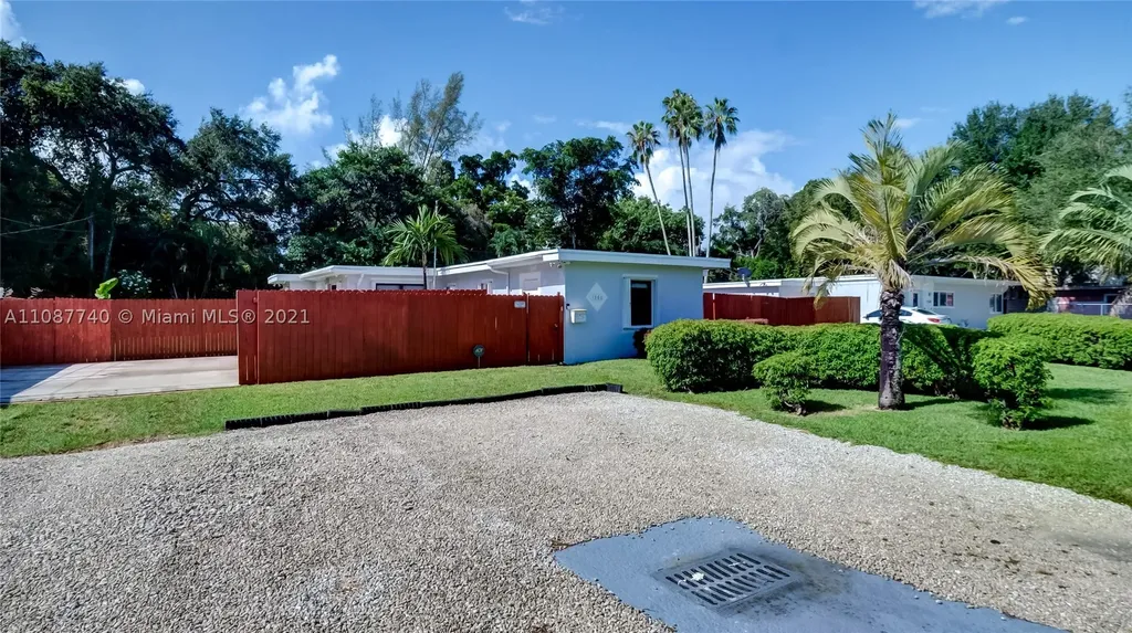 1560 NE 145th Street Miami FL 33161