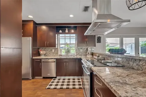 9299 SW 166th Terrace Palmetto Bay FL 33157
