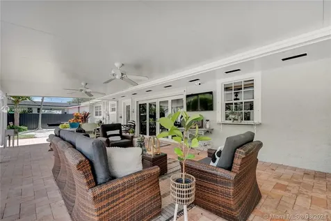 9299 SW 166th Terrace Palmetto Bay FL 33157