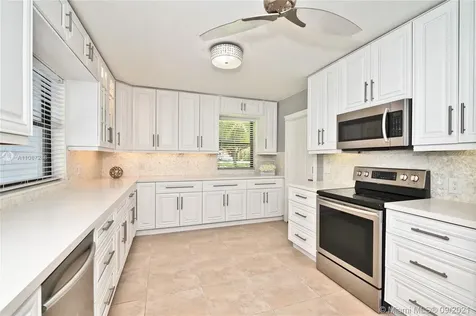 18201 SW 70th Place Southwest Ranches FL 33331