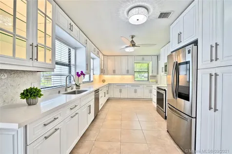 18201 SW 70th Place Southwest Ranches FL 33331