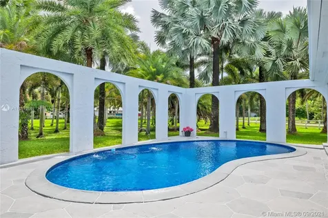 18201 SW 70th Place Southwest Ranches FL 33331