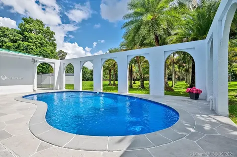 18201 SW 70th Place Southwest Ranches FL 33331