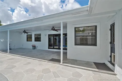 18201 SW 70th Place Southwest Ranches FL 33331