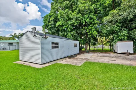 18201 SW 70th Place Southwest Ranches FL 33331