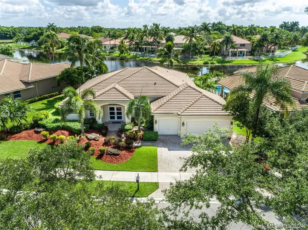 3855 Oak Ridge Circle Weston FL 33331