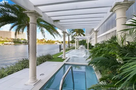 9821 E Bay Harbor Drive Bay Harbor Islands FL 33154