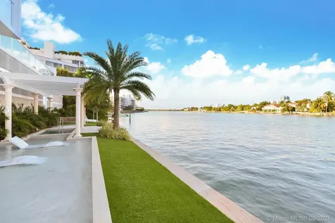 9821 E Bay Harbor Drive Bay Harbor Islands FL 33154
