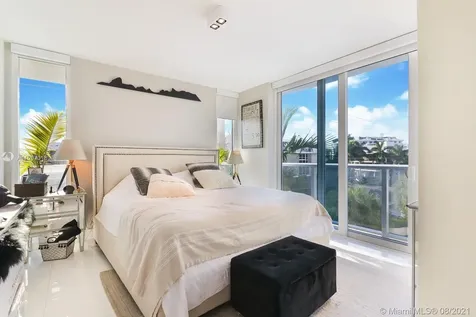9821 E Bay Harbor Drive Bay Harbor Islands FL 33154