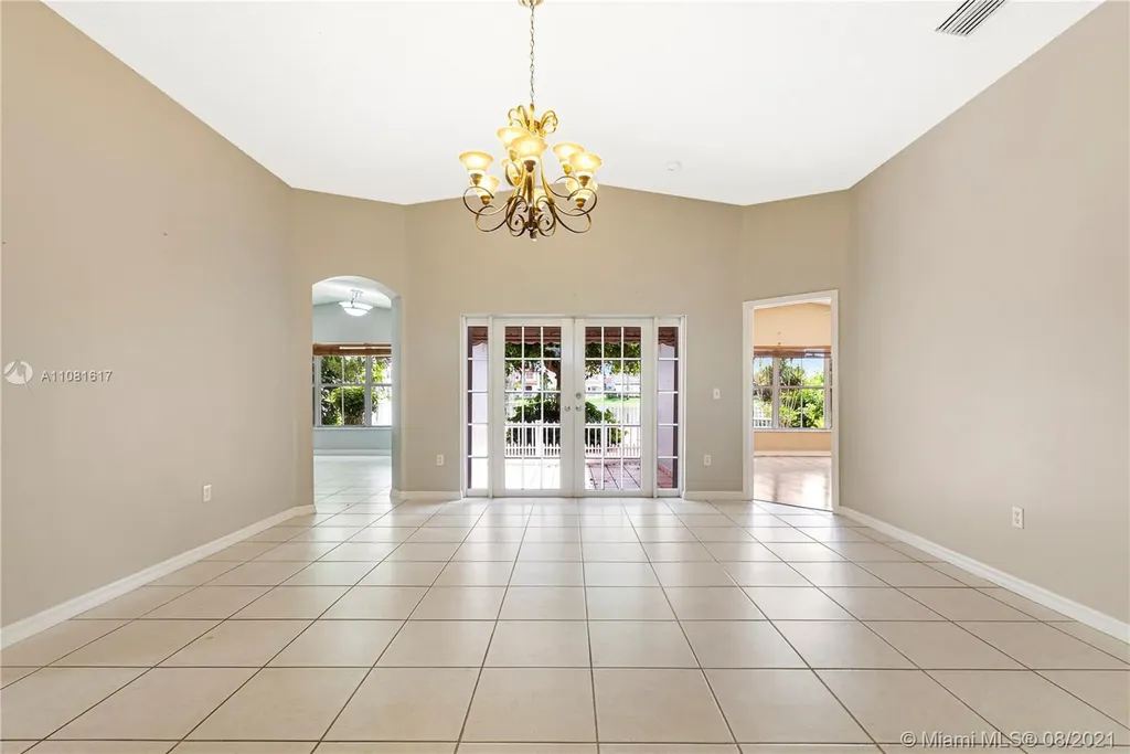 15933 SW 66th Terrace Miami FL 33193