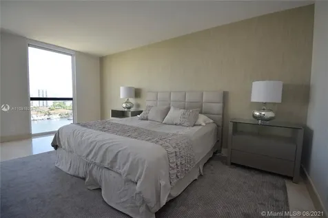 3640 Yacht Club Drive Aventura FL 33180