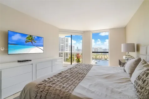 3640 Yacht Club Drive Aventura FL 33180