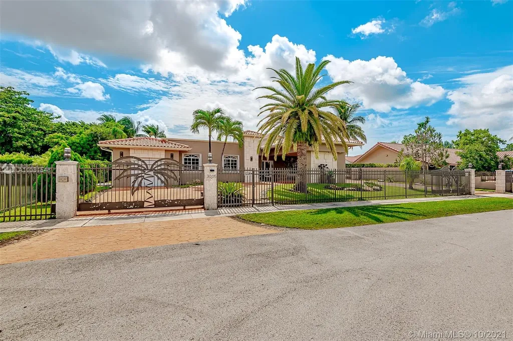 3005 SW 99th Court Miami FL 33165