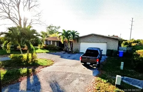 2260 NW 87th Terrace Pembroke Pines FL 33024