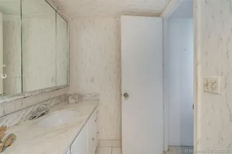 2000 S Ocean Boulevard Lauderdale By The Sea FL 33062