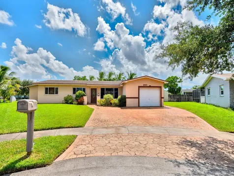290 NW 93rd Avenue Pembroke Pines FL 33024