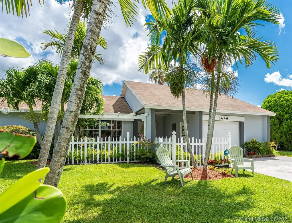 1646 N Bluebird Lane Homestead FL 33035