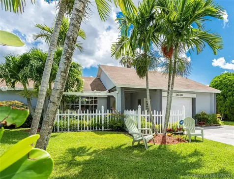 1646 N Bluebird Lane Homestead FL 33035