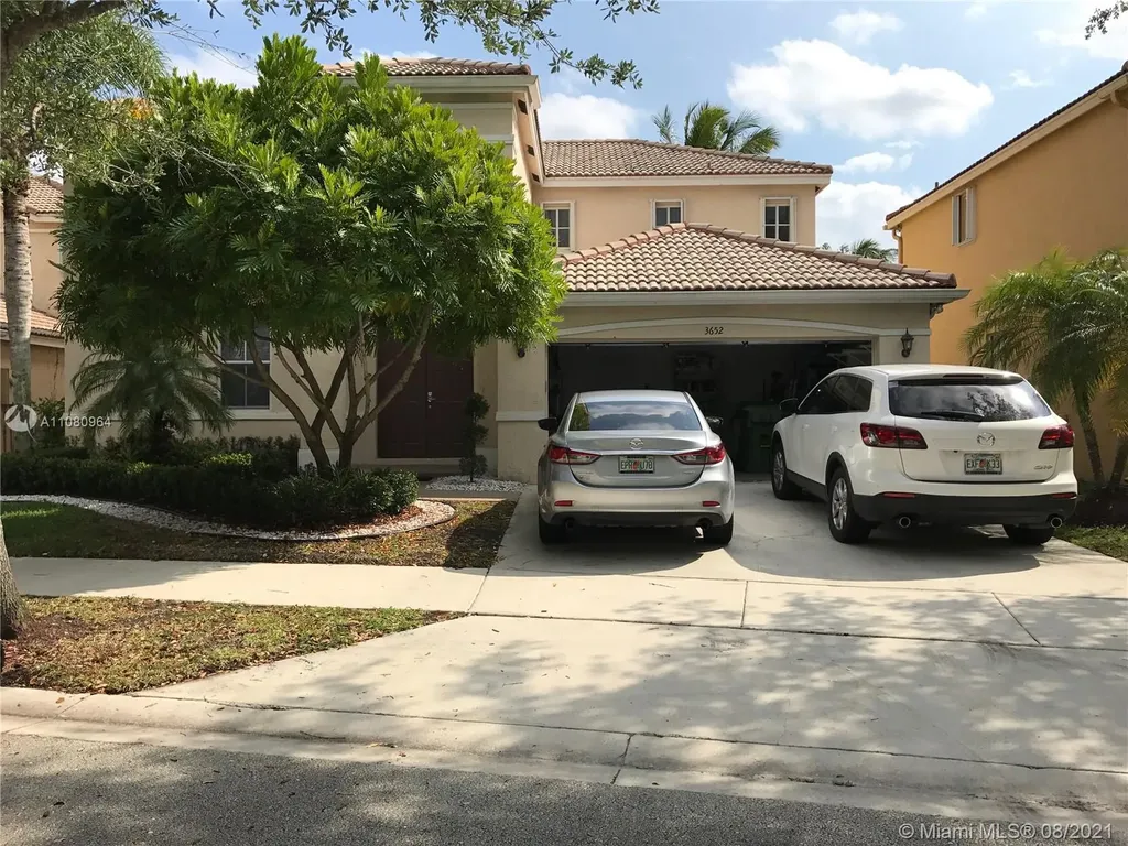 3652 Falcon Ridge Circle Weston FL 33331