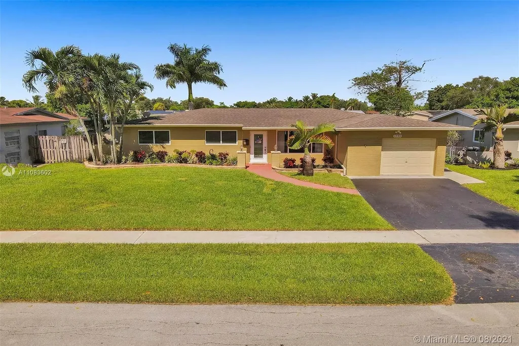 1730 NW 87th Avenue Pembroke Pines FL 33024