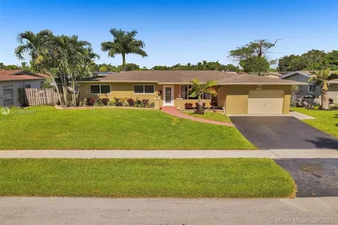 1730 NW 87th Avenue Pembroke Pines FL 33024