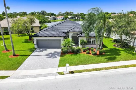 8785 NW 75th Place Tamarac FL 33321