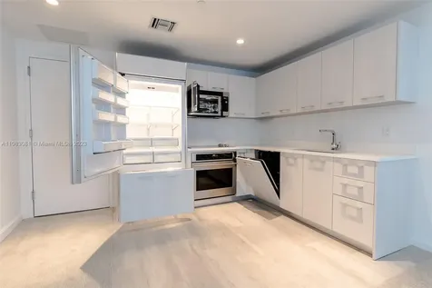 45 SW 9th Street Miami FL 33130