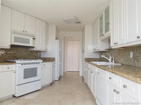 848 Brickell Key Drive Miami FL 33131