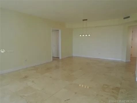 848 Brickell Key Drive Miami FL 33131
