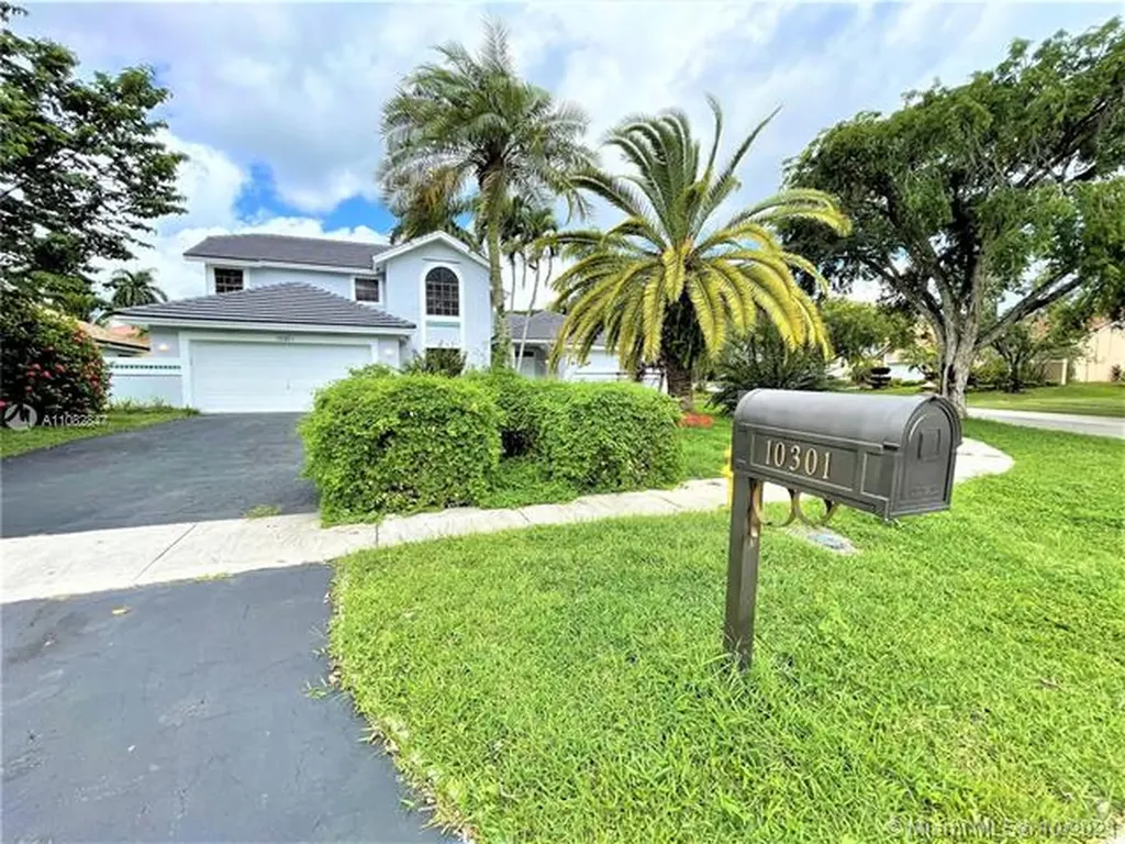 10301 NW 18th Place Plantation FL 33322