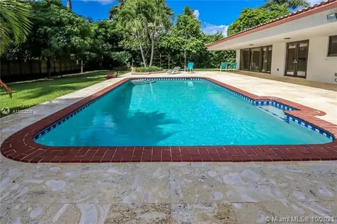 1137 S Southlake Drive Hollywood FL 33019