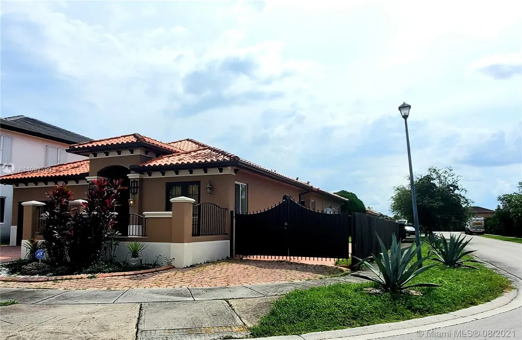 1863 SW 152nd Path Miami FL 33185