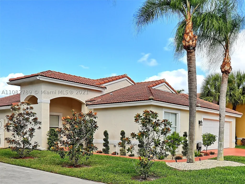 8125 Pelican Harbour Drive Lake Worth FL 33467