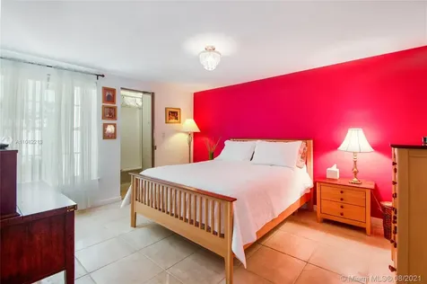 560 Hampton Lane Key Biscayne FL 33149