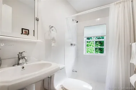 560 Hampton Lane Key Biscayne FL 33149