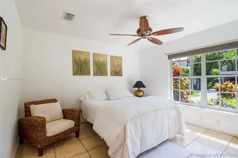 560 Hampton Lane Key Biscayne FL 33149