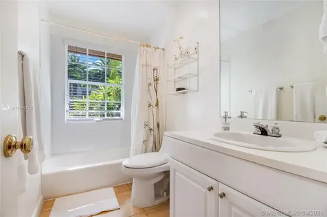 560 Hampton Lane Key Biscayne FL 33149